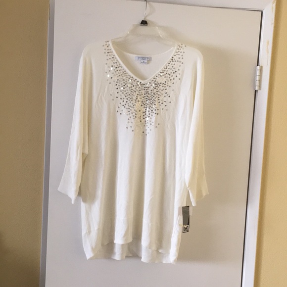 Tops - Picture 6 of 6